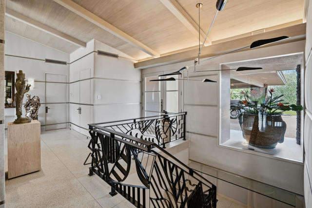 855 W Coronado Avenue, Palm Springs, CA 92262