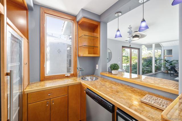 16334 Woodson View Rd, Poway CA: https://media.crmls.org/mediaz/b53a2316-d75b-4fdc-aeac-01eb60ba5fcf.jpg