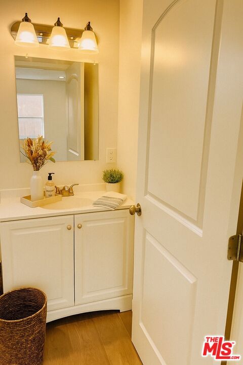 636 3/4 E 87th Street, Los Angeles CA: https://media.crmls.org/mediaz/b53a942c-9816-4a8e-887a-acbb531a6a16.jpg