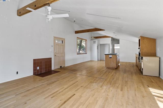 2592 Caballo Ranchero Dr, Diablo CA: https://media.crmls.org/mediaz/b53b0c54-2d96-41d9-8ce6-417395168110.jpg