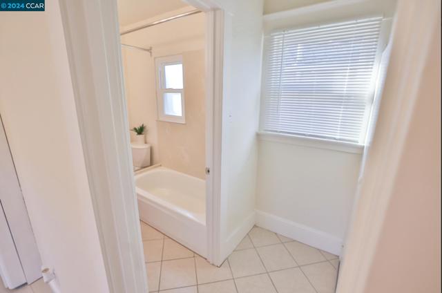Image 7 of 19 For 3605 Mangels Ave