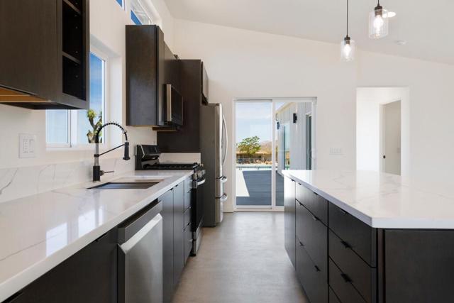 6689 Torres Avenue, Joshua Tree CA: https://media.crmls.org/mediaz/b53b3615-c199-401c-8e68-a9b8d722c97b.jpg