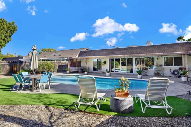 14152 Kendra Way, Poway CA: https://media.crmls.org/mediaz/b53b6cfd-61f7-4dd5-b9ff-628a2c223e83.jpg
