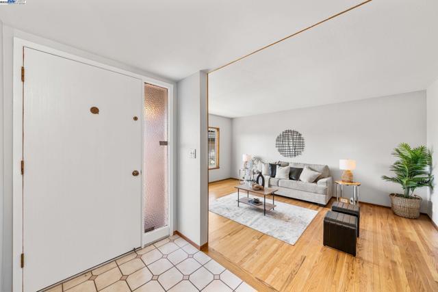 36092 Blair Pl, Fremont CA: https://media.crmls.org/mediaz/b53c20d6-6fca-42f3-bc50-dde54afa5b22.jpg