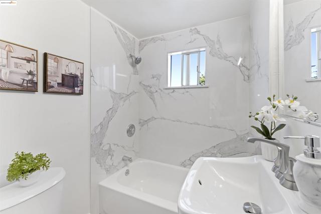 897 Oak Street, Alameda CA: https://media.crmls.org/mediaz/b53c2482-38ae-43e9-aab7-b238d0e4bc6e.jpg