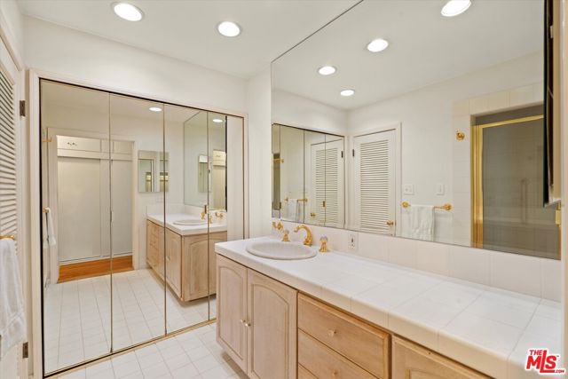 1903 Holmby Avenue, Los Angeles CA: https://media.crmls.org/mediaz/b53cbf18-2eac-4dfc-ad93-2fe4a262a0d2.jpg