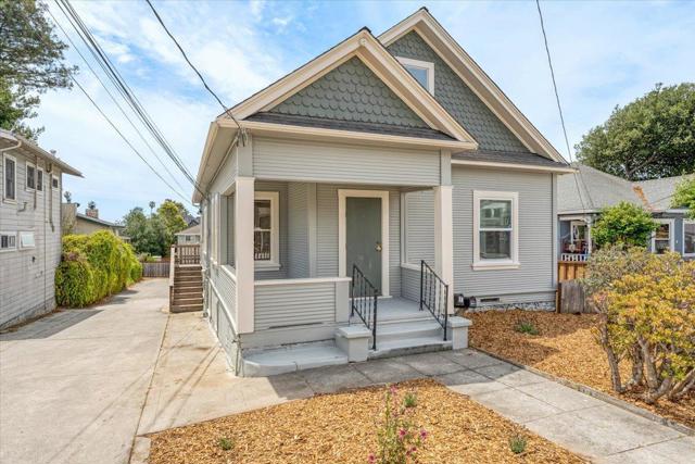 0 Broadway, Santa Cruz CA: https://media.crmls.org/mediaz/b53cf8cd-83ca-4bee-8126-76cc869a3347.jpg