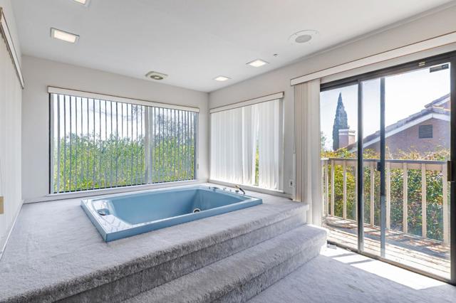 1440 Kring Way, Los Altos CA: https://media.crmls.org/mediaz/b53d1406-a257-4d7e-865d-095b54d55a31.jpg