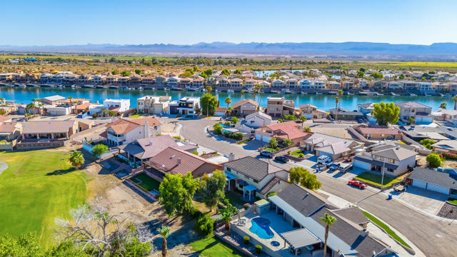 204 Fairway Drive, Needles CA: https://media.crmls.org/mediaz/b53d76a7-6b79-471a-87ae-35372b549f83.jpg