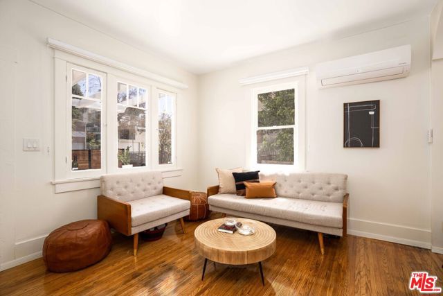 1277 W West Boulevard, Los Angeles CA: https://media.crmls.org/mediaz/b53e6c1b-8f36-46f0-a344-e54eefdcb733.jpg