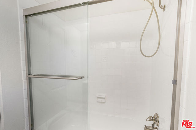 416 Bolero Way, Newport Beach CA: https://media.crmls.org/mediaz/b53f42d2-7577-4e8f-b5d3-3351bd7ec3d1.jpg