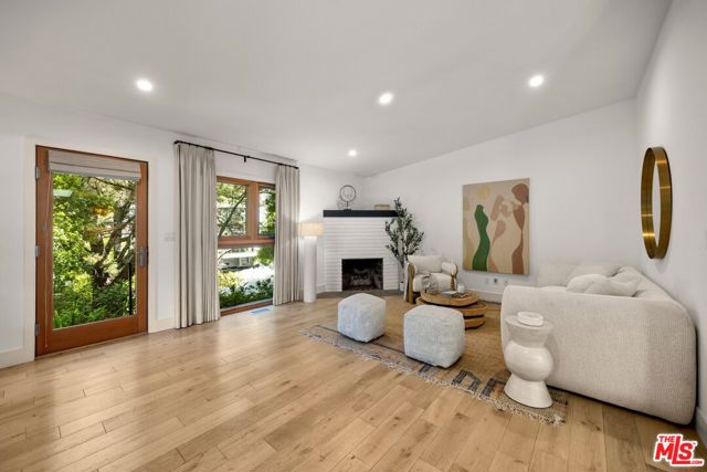 8811 Wonderland Avenue, Los Angeles CA: https://media.crmls.org/mediaz/b53f88d1-dc96-41fd-82fe-94113cb986ee.jpg