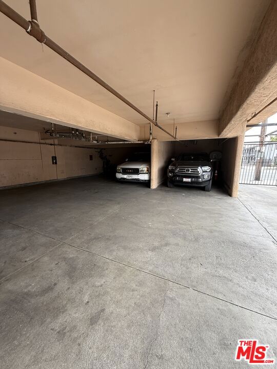 8307 S Figueroa Street, Los Angeles CA: https://media.crmls.org/mediaz/b53ff696-6d2a-40a2-9548-c0d27a724945.jpg