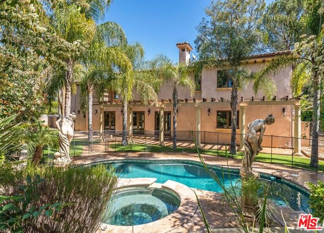 5427 Genesta Avenue, Encino CA: https://media.crmls.org/mediaz/b541107f-0022-4ab4-b2af-cd7708d99b73.jpg