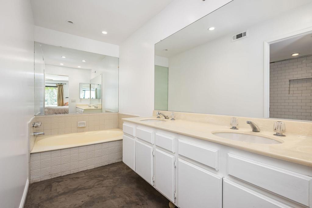 MLS #219128666DA img 1