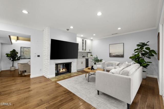 9545 Creemore Place, Tujunga CA: https://media.crmls.org/mediaz/b541c457-06af-45d3-b891-b300ad47f0fc.jpg