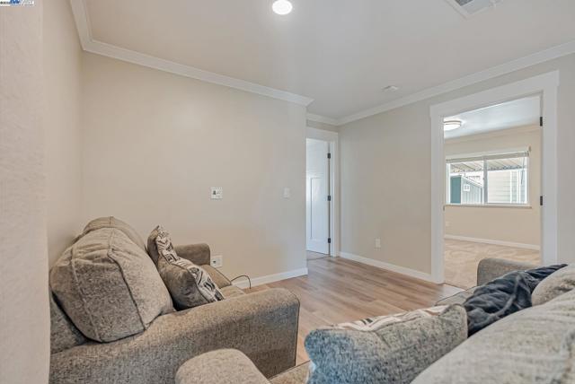 29270 Sandburg Way, Hayward CA: https://media.crmls.org/mediaz/b541f3cd-f128-44c4-9b65-9e6b7571fcc9.jpg