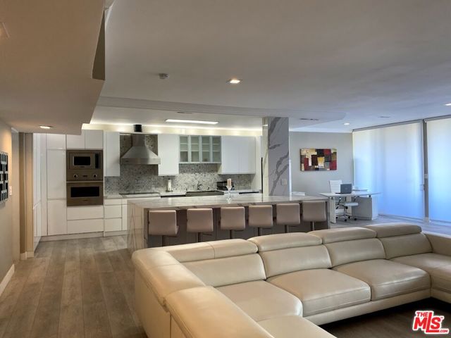 1333 S Beverly Glen Boulevard, Los Angeles CA: https://media.crmls.org/mediaz/b5420043-864d-4984-906f-5eeed09a044c.jpg