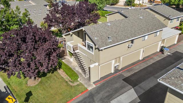 2340 Warfield Way, San Jose CA: https://media.crmls.org/mediaz/b542e7e2-de44-4996-85aa-fbbc896c2d97.jpg