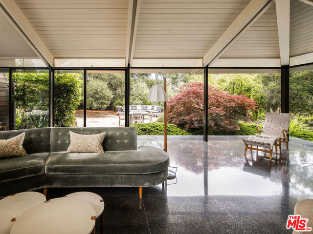 650 San Ysidro Road, Santa Barbara CA: https://media.crmls.org/mediaz/b5434d40-5ef0-4f9a-8445-7c4dfe6860f8.jpg