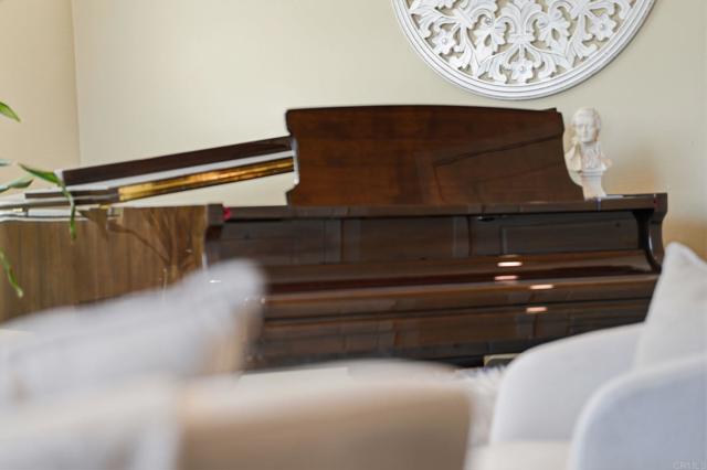 Detail Gallery Image 9 of 72 For 2056 Callisto Terrace, Chula Vista,  CA 91915 - 3 Beds | 3/1 Baths