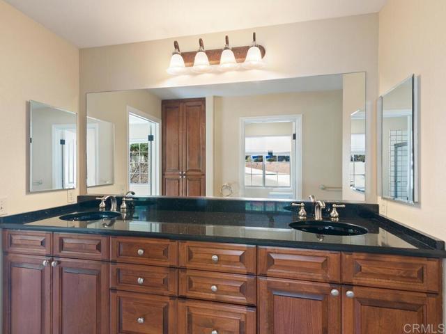 2230 Calle Dos Lomas, Fallbrook CA: https://media.crmls.org/mediaz/b543c7ab-2490-4a96-a246-aca80709c5a8.jpg