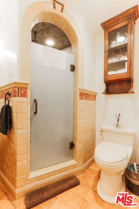 https://media.crmls.org/mediaz/b543f570-6dc6-44df-b520-53c4a8165e36.jpg?preset=X-Large