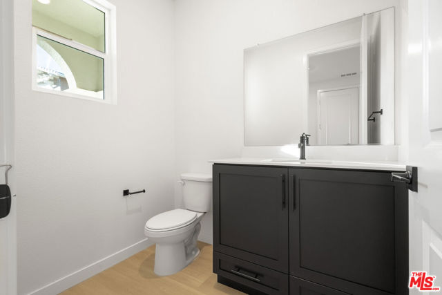 23725 Orange Blossom Dr, Newhall CA: https://media.crmls.org/mediaz/b543f86f-903c-4b8a-bd9d-5cdb21182800.jpg