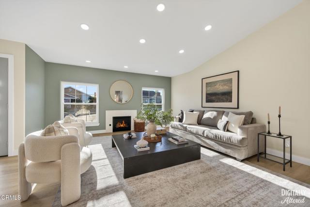 Detail Gallery Image 4 of 52 For 2086 El Rancho Dr, Camarillo,  CA 93010 - 4 Beds | 2 Baths