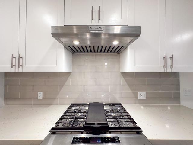Image 3 of 31 For 3578 Rambla Place 425