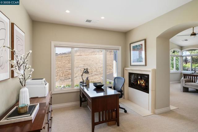 129 Alta Vista Way, Danville CA: https://media.crmls.org/mediaz/b5448af2-fae1-40c1-8582-288be1334783.jpg