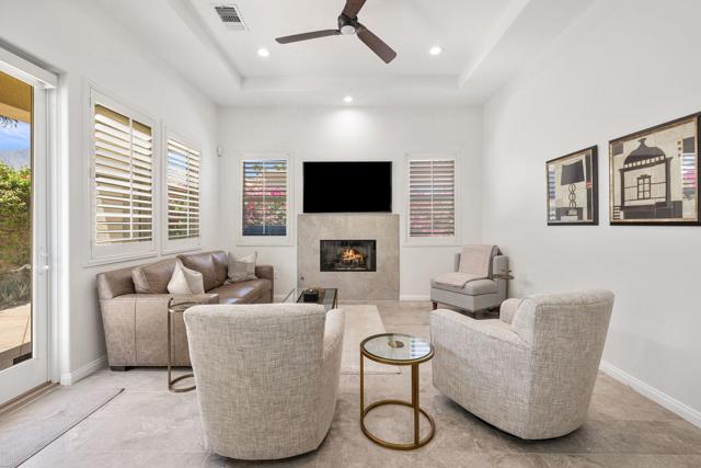 80813 Calle Azul, La Quinta CA: https://media.crmls.org/mediaz/b545dee7-4cae-4c79-9951-7442a2613371.jpg