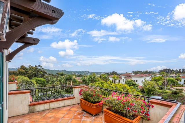 7206 Aviara Drive, Carlsbad CA: https://media.crmls.org/mediaz/b5461d9f-1b3f-4e29-ba04-05d015c99bb6.jpg