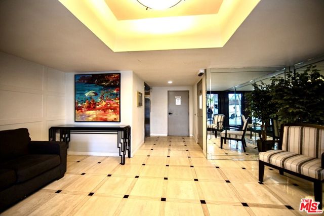 1242 S Barrington Avenue, Los Angeles CA: https://media.crmls.org/mediaz/b547605f-28f3-4614-b217-4ce69403d688.jpg