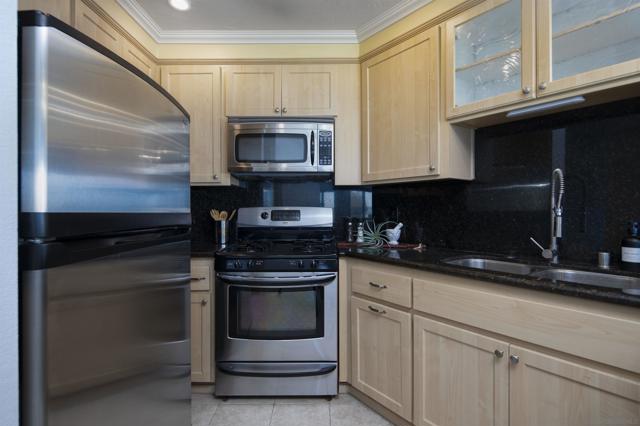 3955 Honeycutt St, San Diego CA: https://media.crmls.org/mediaz/b547610f-60b7-46ce-8436-c0f7ca9fd421.jpg
