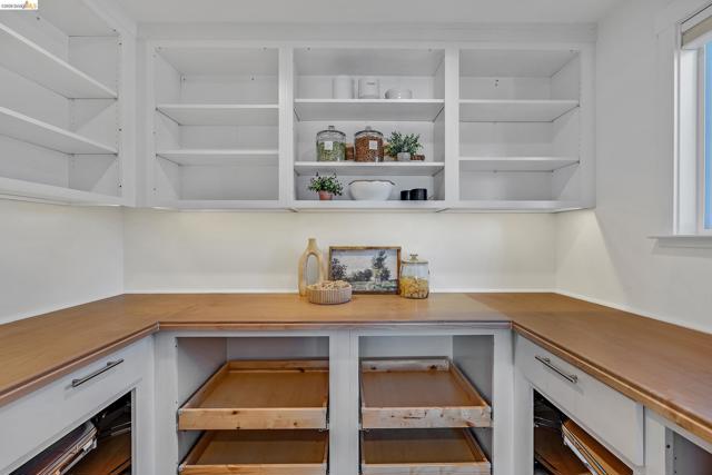 1424 Sunnyslope Ave, Belmont CA: https://media.crmls.org/mediaz/b547bada-29c0-47aa-a4c4-449b2e12af9b.jpg