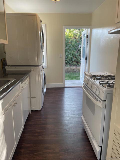 4985 89 Narragansett Ave, San Diego CA: https://media.crmls.org/mediaz/b5489d5f-e186-4cb9-acb4-e2a952e72acd.jpg