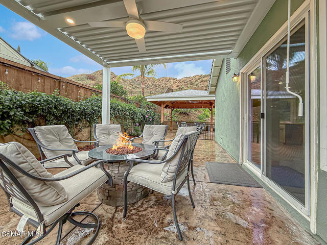 751 Muirfield Avenue, Simi Valley CA: https://media.crmls.org/mediaz/b548bf58-c7c3-40b4-946e-2e2ad919ff38.jpg