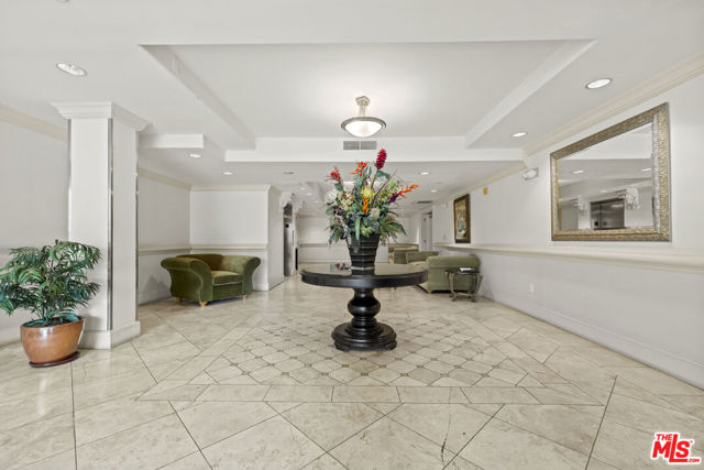 1450 S Beverly Drive, Los Angeles CA: https://media.crmls.org/mediaz/b548faed-dc84-47e0-a4ce-fc472964ec91.jpg