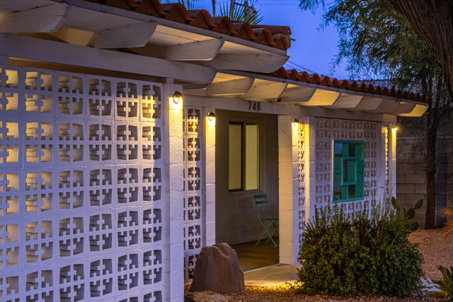 748 N Calle Rolph, Palm Springs, CA 92262