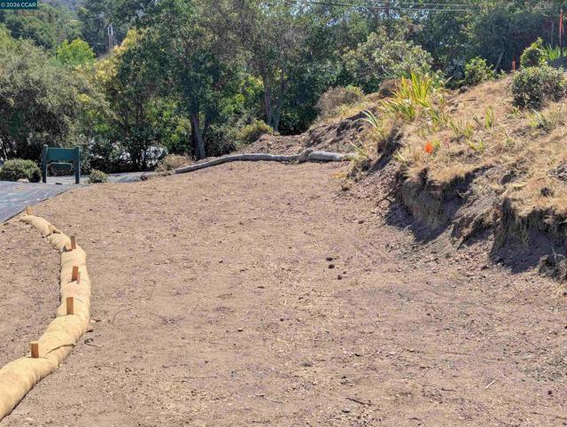 13 St. James Ct., Orinda CA: https://media.crmls.org/mediaz/b5498ff8-999f-4c9c-a305-6473da87c5f7.jpg