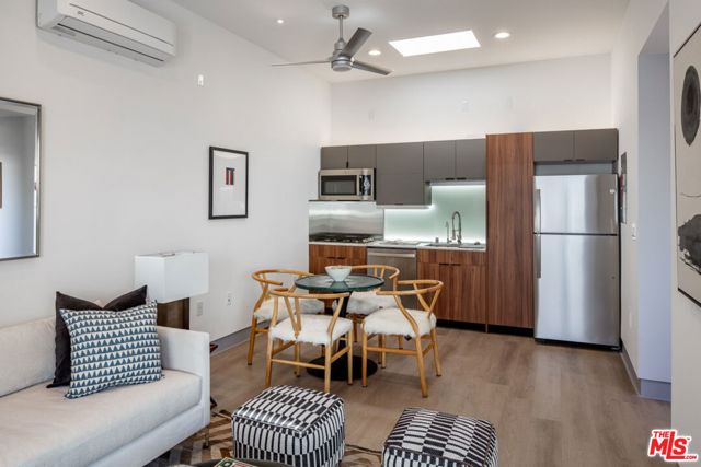 10572 Putney Road, Los Angeles CA: https://media.crmls.org/mediaz/b549fd8c-5e0d-474d-a8bc-8db5f9fe450b.jpg