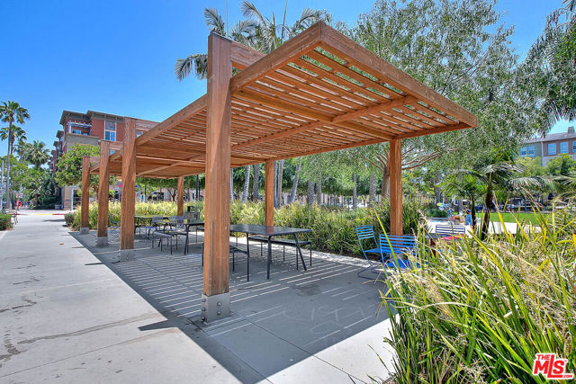 13020 Pacific, Playa Vista CA: https://media.crmls.org/mediaz/b54a7d87-8b55-4fcb-bbda-c6fc661873a4.jpg