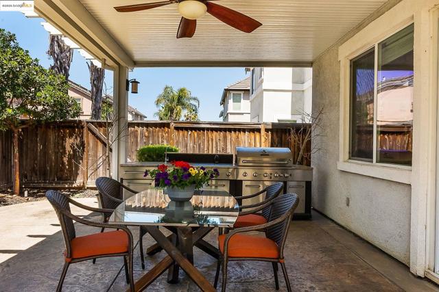 907 Snapdragon Way, Brentwood CA: https://media.crmls.org/mediaz/b54b0ac5-571f-46ef-a0f8-6da9e1b3f31f.jpg