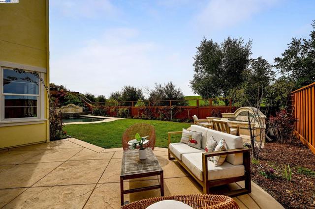3712 Stonehenge Way, San Ramon CA: https://media.crmls.org/mediaz/b54c4c18-283a-4668-b97e-c294e21c7294.jpg