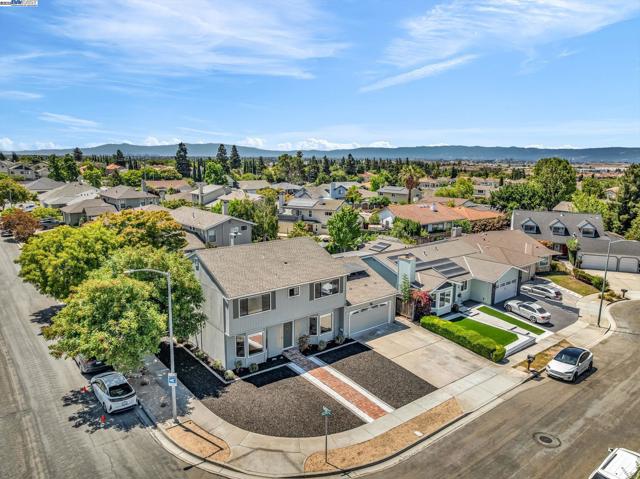 524 Gamay Ct, Fremont CA: https://media.crmls.org/mediaz/b54c6eac-5a4f-47b8-9054-2434cf05d4c8.jpg