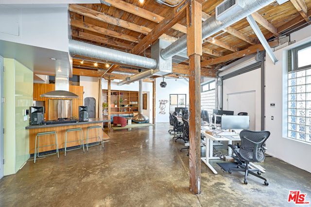 122 Mildred Avenue, Venice CA: https://media.crmls.org/mediaz/b54ca73e-1552-4156-88e3-56119e042bc4.jpg