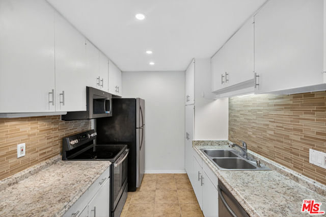 394 S MIRALESTE Drive, San Pedro CA: https://media.crmls.org/mediaz/b54d682e-3a89-4eb6-97d7-69d11f2623f8.jpg