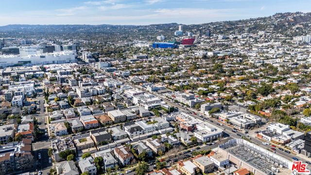 139 N Harper Avenue, Los Angeles CA: https://media.crmls.org/mediaz/b54d68c4-d926-4300-b00e-345609359151.jpg