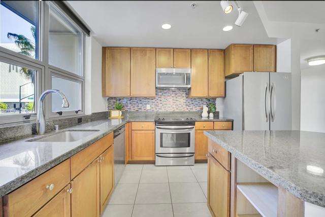 175 W Saint James Street, San Jose CA: https://media.crmls.org/mediaz/b54d893a-dc6d-45ba-a2f2-d4e8e0df8778.jpg